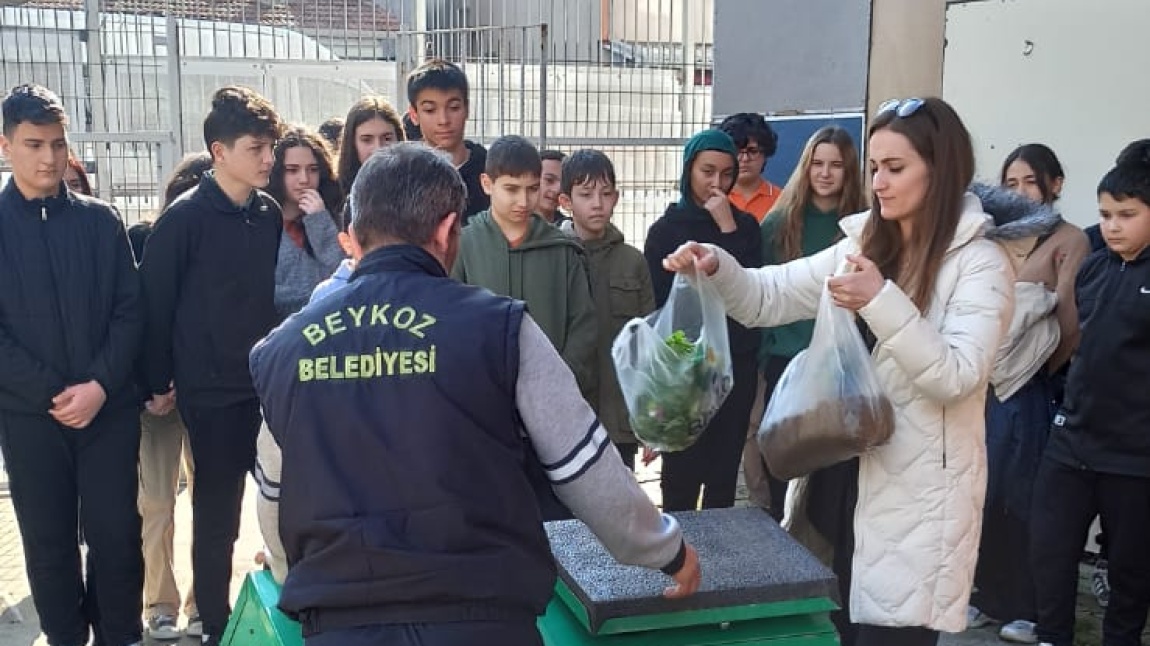Beykoz Belediyesine, okulumuzda yapmış olduğu kompost etkinliği için teşekkürler. 